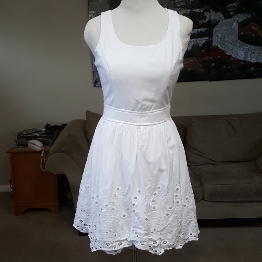 Juniors' Cotton Scallop Back Embroidered Dress